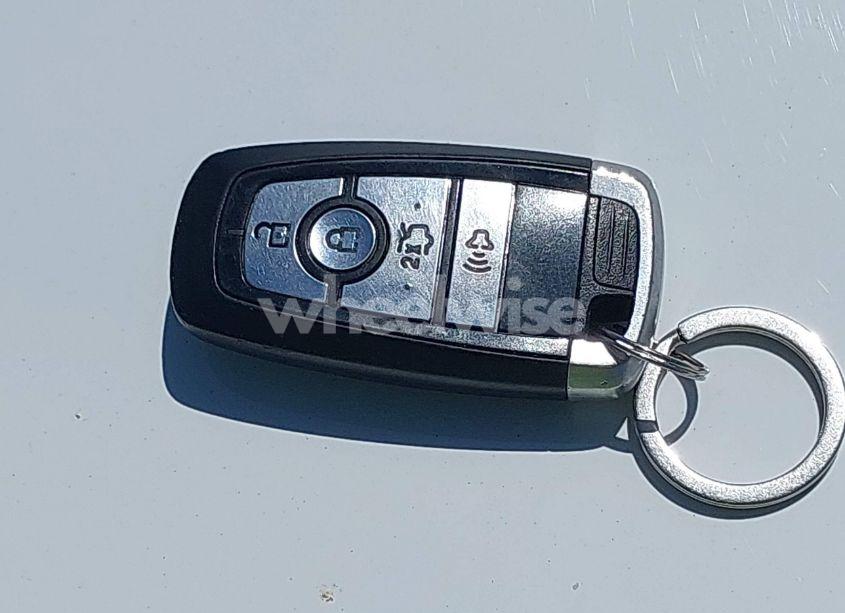 Photo 11 of 2018 Ford Fusion HYBRID SE (VIN 3FA6P0LU2JR261268)