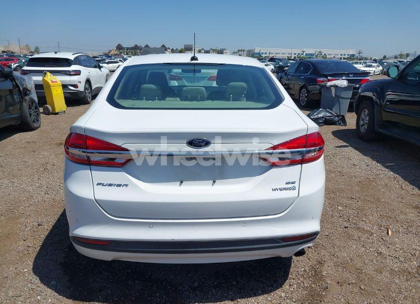 Photo 16 of 2018 Ford Fusion HYBRID SE (VIN 3FA6P0LU2JR261268)