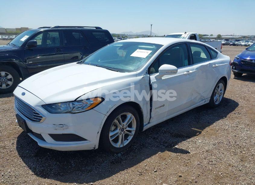Photo 2 of 2018 Ford Fusion HYBRID SE (VIN 3FA6P0LU2JR261268)