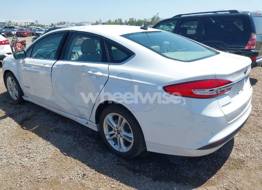 Photo 3 of 2018 Ford Fusion HYBRID SE (VIN 3FA6P0LU2JR261268)