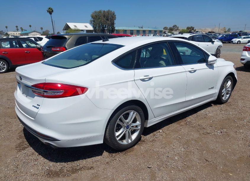 Photo 4 of 2018 Ford Fusion HYBRID SE (VIN 3FA6P0LU2JR261268)