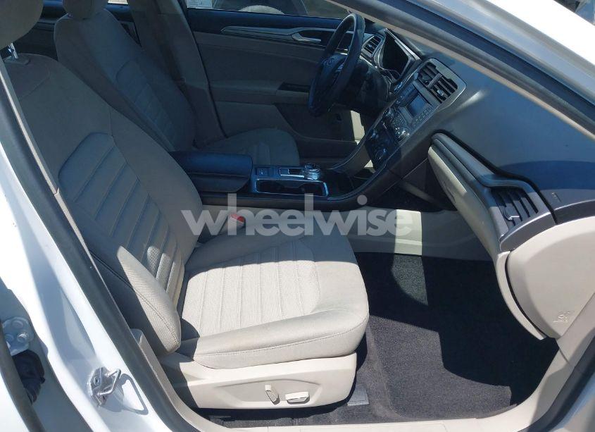 Photo 5 of 2018 Ford Fusion HYBRID SE (VIN 3FA6P0LU2JR261268)