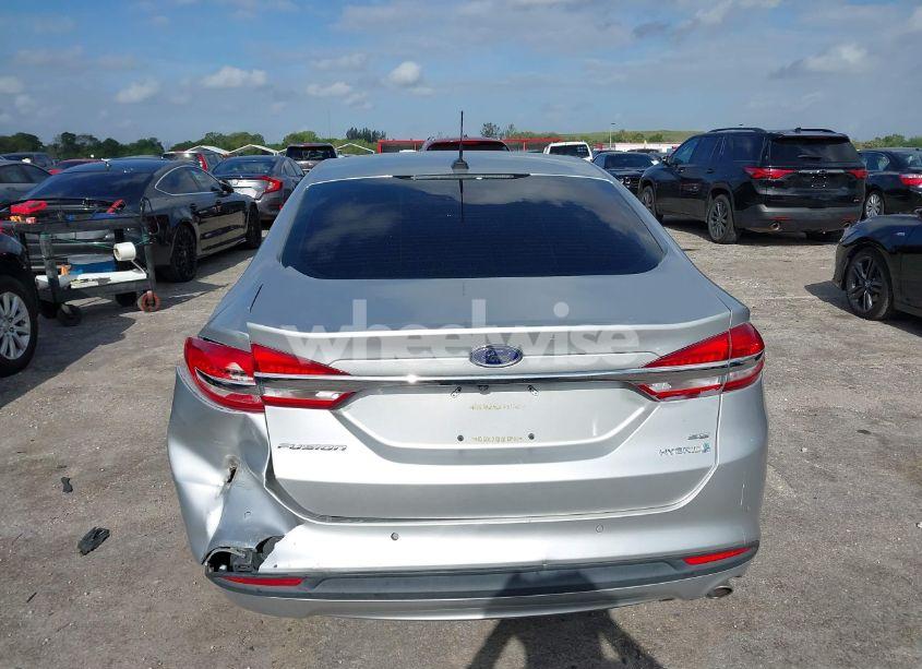 Photo 16 of 2018 Ford Fusion HYBRID SE (VIN 3FA6P0LU2JR281231)