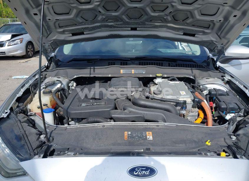 Photo 10 of 2019 Ford Fusion HYBRID SE (VIN 3FA6P0LU2KR151872)