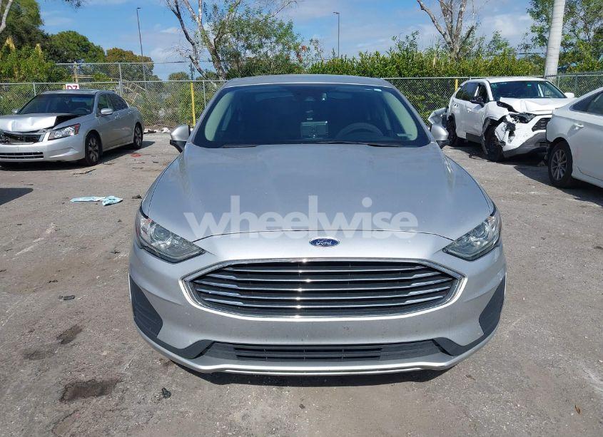 Photo 12 of 2019 Ford Fusion HYBRID SE (VIN 3FA6P0LU2KR151872)