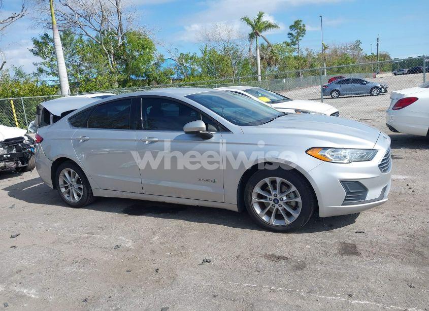 Photo 13 of 2019 Ford Fusion HYBRID SE (VIN 3FA6P0LU2KR151872)