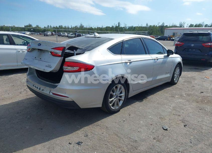 Photo 4 of 2019 Ford Fusion HYBRID SE (VIN 3FA6P0LU2KR151872)