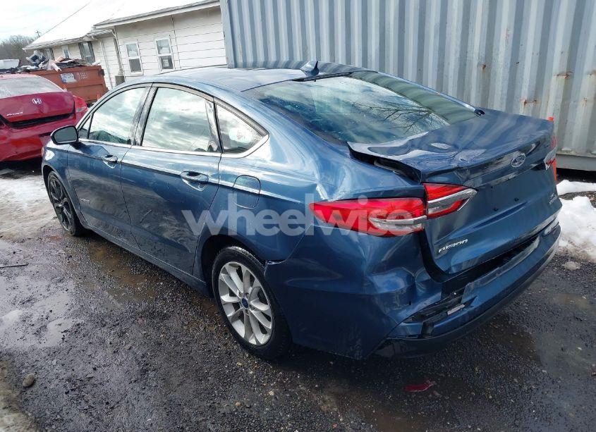 Photo 3 of 2019 Ford Fusion HYBRID SE (VIN 3FA6P0LU2KR194348)