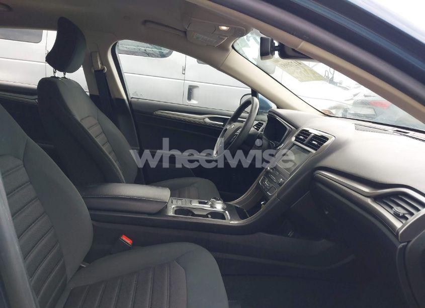Photo 5 of 2019 Ford Fusion HYBRID SE (VIN 3FA6P0LU2KR194348)