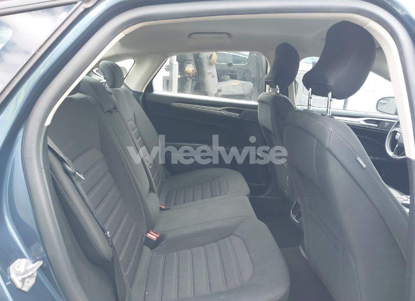 Photo 8 of 2019 Ford Fusion HYBRID SE (VIN 3FA6P0LU2KR194348)