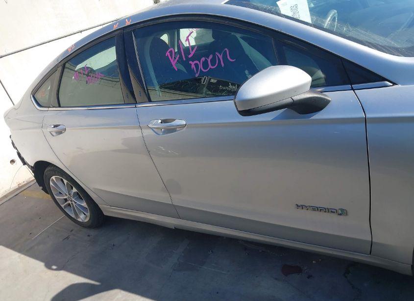 Photo 14 of 2019 Ford Fusion HYBRID SE (VIN 3FA6P0LU2KR201606)