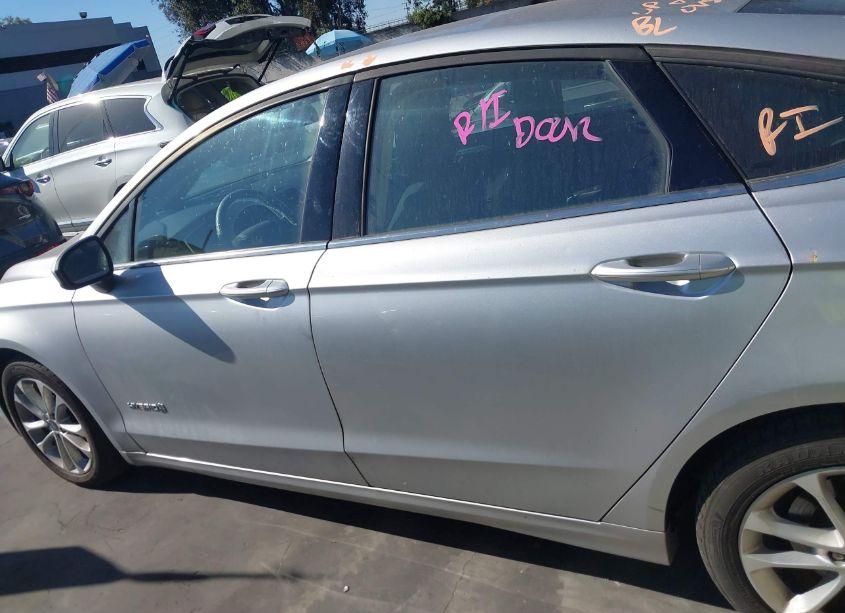 Photo 15 of 2019 Ford Fusion HYBRID SE (VIN 3FA6P0LU2KR201606)