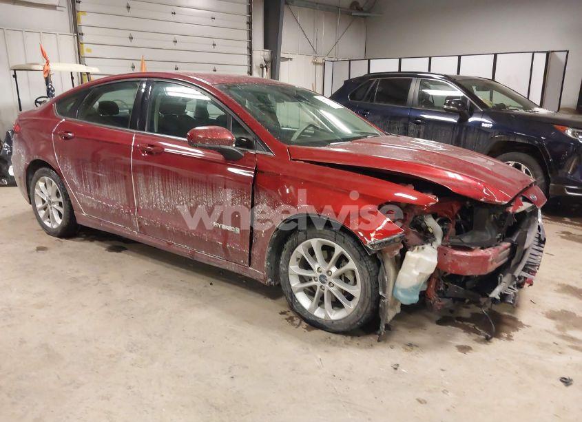 2019 Ford Fusion HYBRID SE (VIN 3FA6P0LU2KR210676) main photo