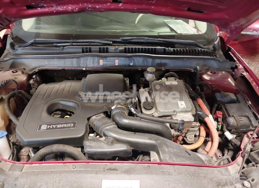 Photo 10 of 2019 Ford Fusion HYBRID SE (VIN 3FA6P0LU2KR210676)
