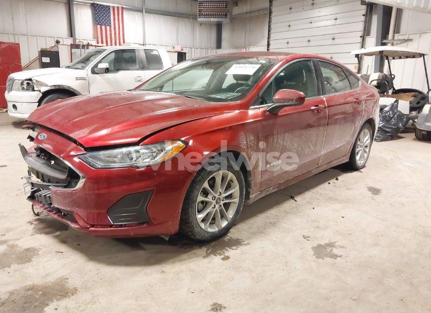Photo 2 of 2019 Ford Fusion HYBRID SE (VIN 3FA6P0LU2KR210676)