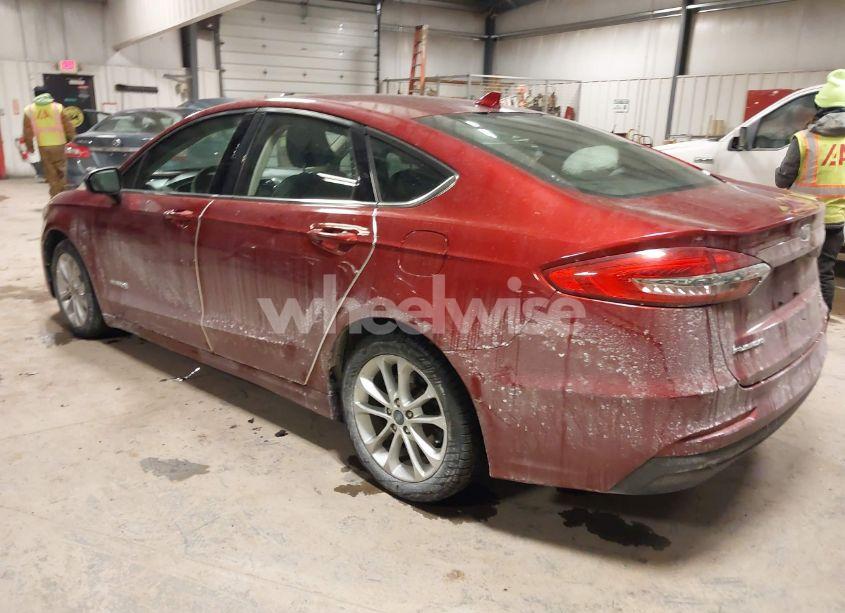Photo 3 of 2019 Ford Fusion HYBRID SE (VIN 3FA6P0LU2KR210676)