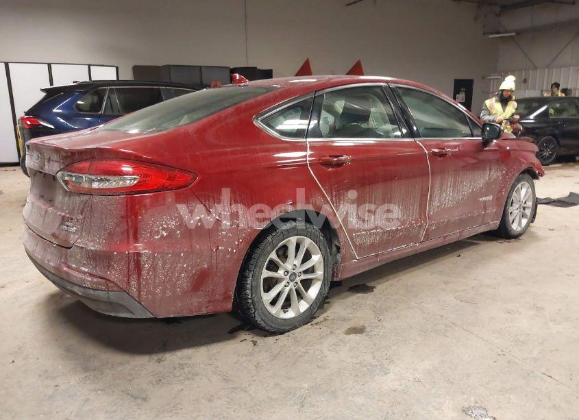 Photo 4 of 2019 Ford Fusion HYBRID SE (VIN 3FA6P0LU2KR210676)