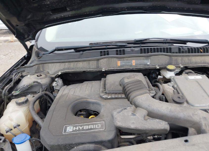 Photo 10 of 2019 Ford Fusion HYBRID SE (VIN 3FA6P0LU2KR214727)