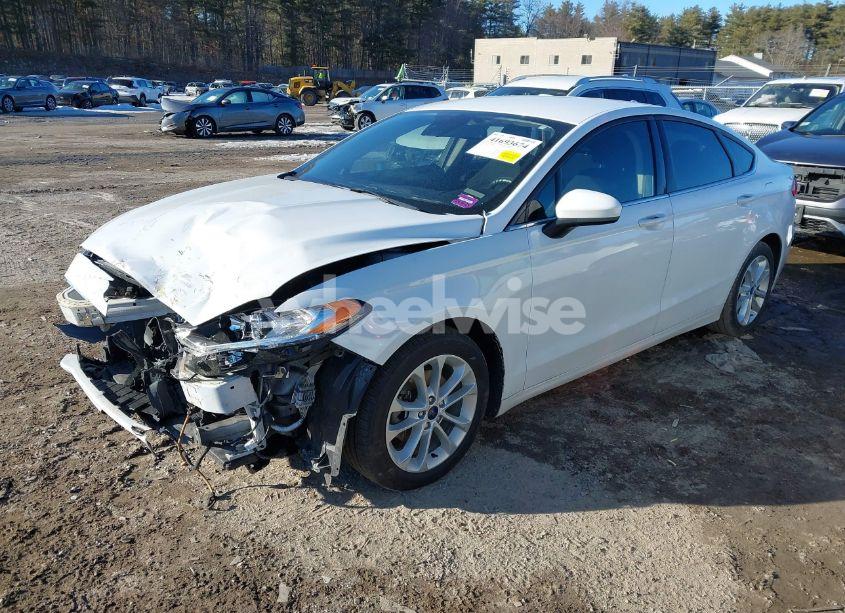 Photo 2 of 2019 Ford Fusion HYBRID SE (VIN 3FA6P0LU2KR222584)