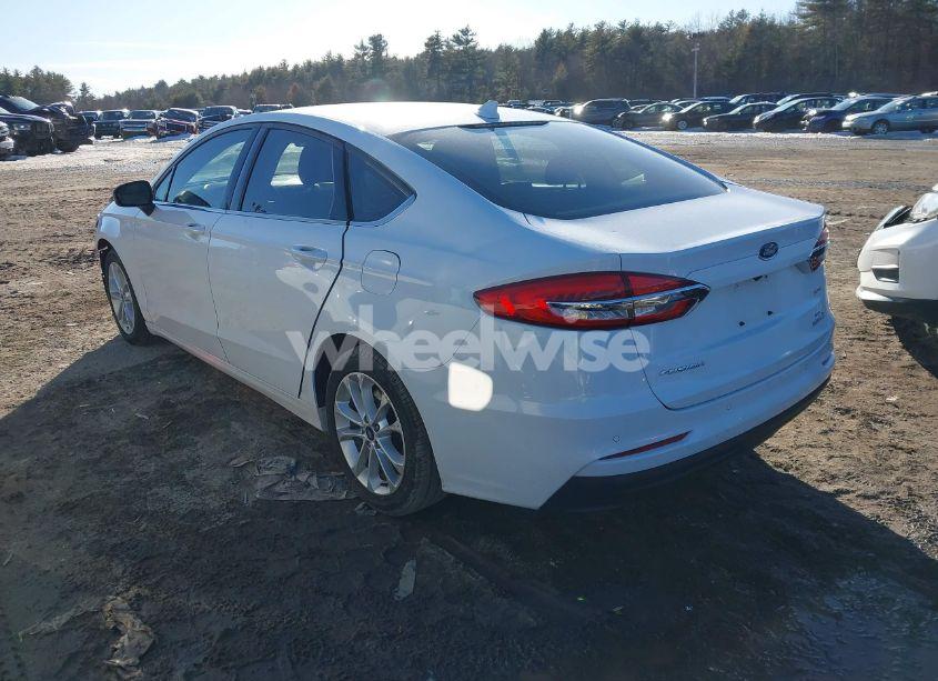 Photo 3 of 2019 Ford Fusion HYBRID SE (VIN 3FA6P0LU2KR222584)