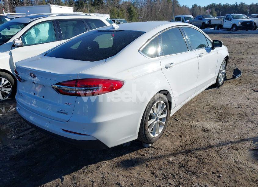 Photo 4 of 2019 Ford Fusion HYBRID SE (VIN 3FA6P0LU2KR222584)