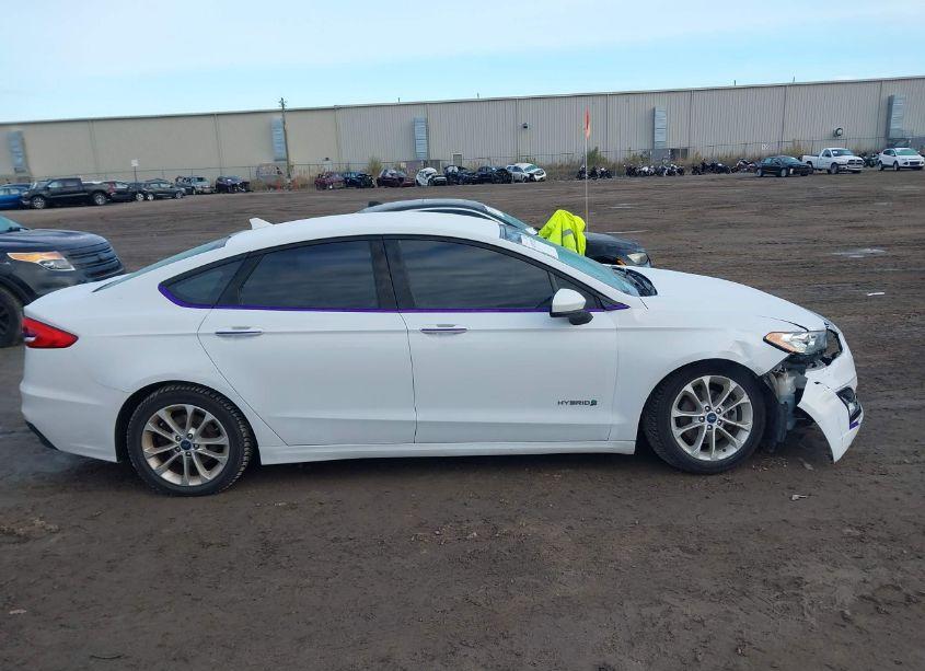 Photo 13 of 2019 Ford Fusion HYBRID SE (VIN 3FA6P0LU2KR223122)