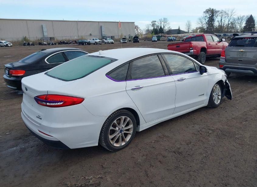 Photo 4 of 2019 Ford Fusion HYBRID SE (VIN 3FA6P0LU2KR223122)