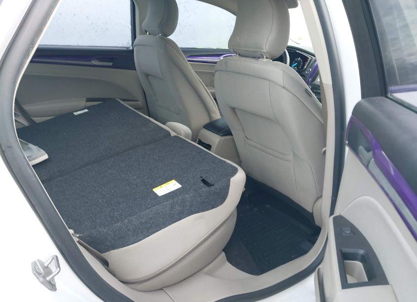 Photo 8 of 2019 Ford Fusion HYBRID SE (VIN 3FA6P0LU2KR223122)