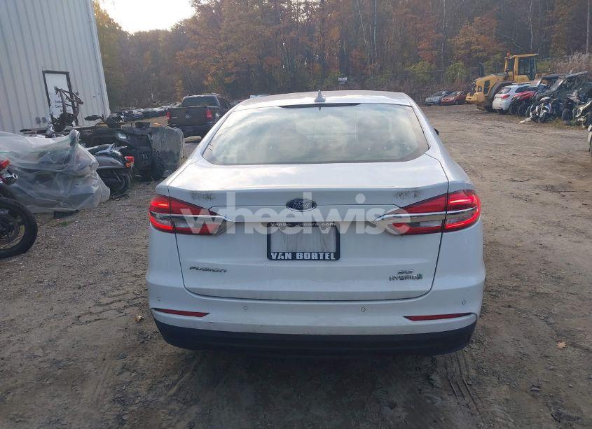 Photo 16 of 2019 Ford Fusion HYBRID SE (VIN 3FA6P0LU2KR226702)