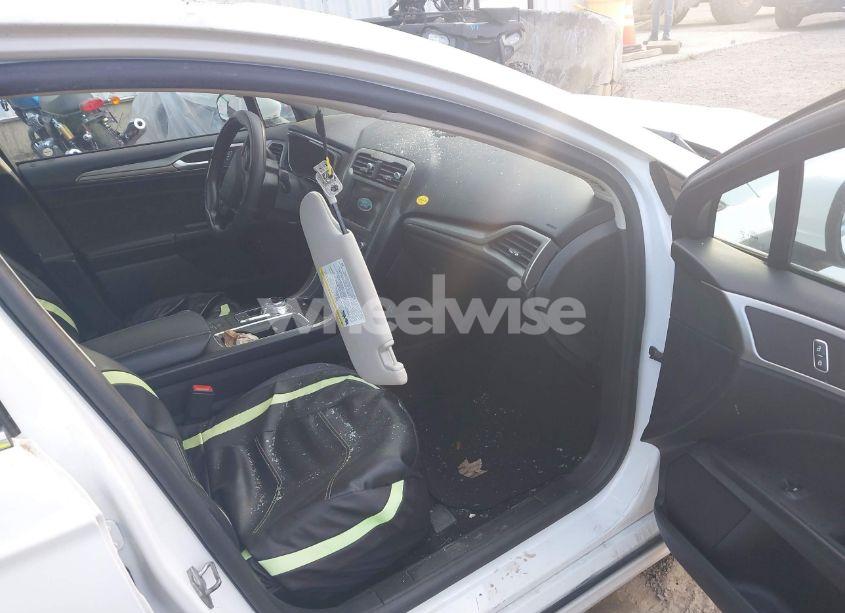 Photo 5 of 2019 Ford Fusion HYBRID SE (VIN 3FA6P0LU2KR226702)