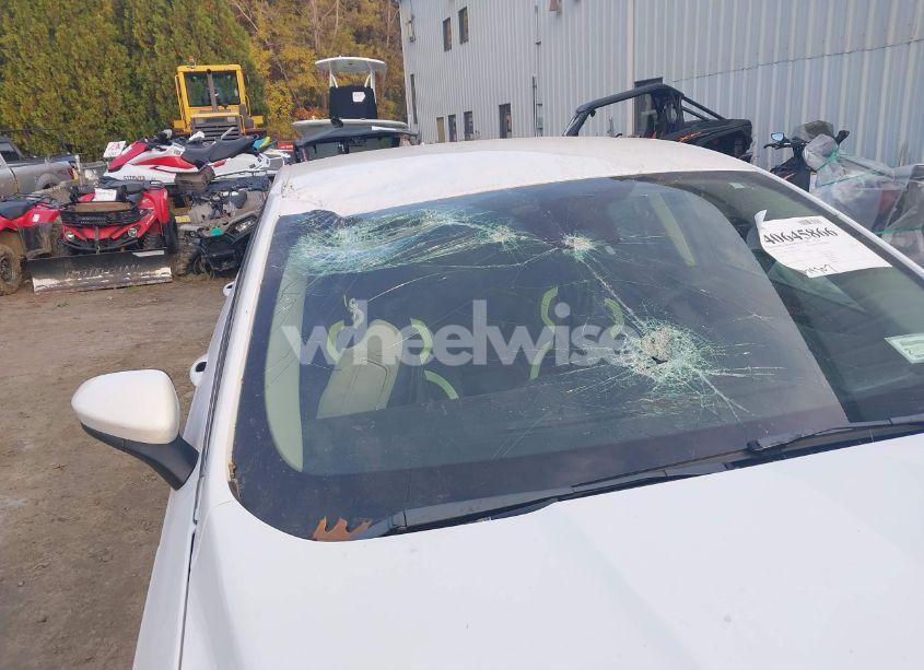 Photo 6 of 2019 Ford Fusion HYBRID SE (VIN 3FA6P0LU2KR226702)