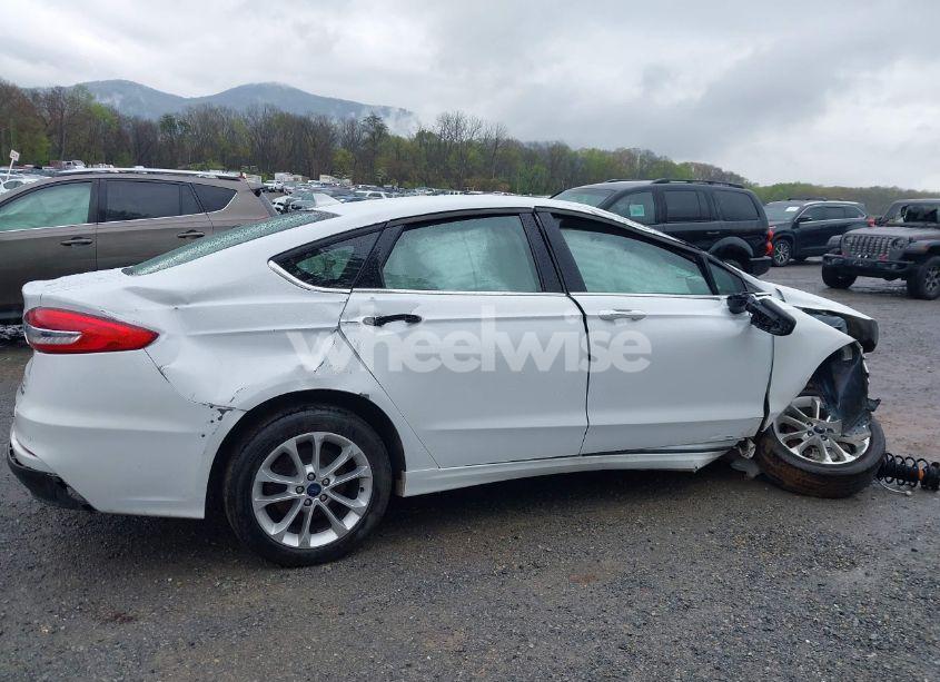 Photo 15 of 2020 Ford Fusion HYBRID SE (VIN 3FA6P0LU2LR219671)