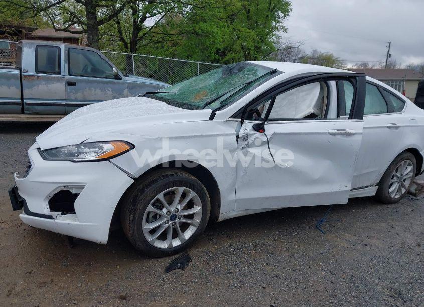 Photo 17 of 2020 Ford Fusion HYBRID SE (VIN 3FA6P0LU2LR219671)