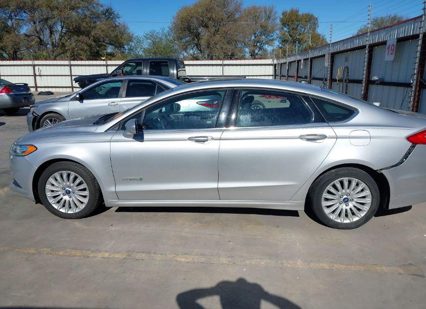Photo 15 of 2013 Ford Fusion HYBRID SE (VIN 3FA6P0LU3DR240529)
