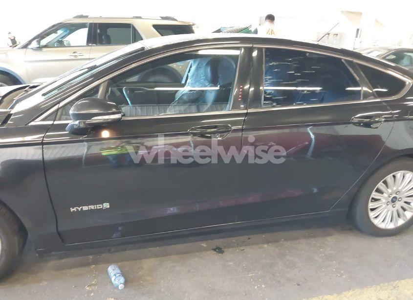 Photo 14 of 2013 Ford Fusion HYBRID SE (VIN 3FA6P0LU3DR257606)