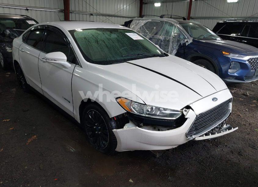 2013 Ford Fusion HYBRID SE (VIN 3FA6P0LU3DR376370) main photo