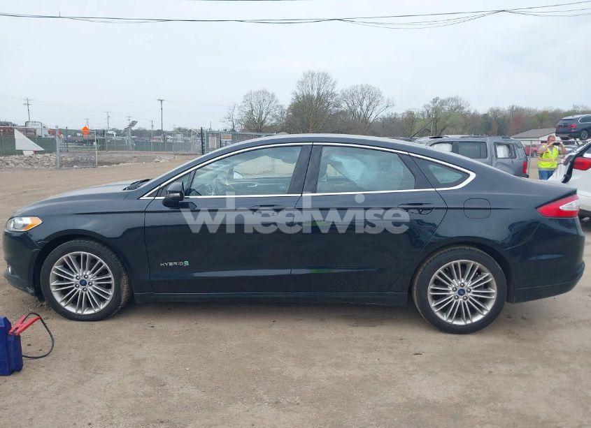 Photo 14 of 2014 Ford Fusion HYBRID SE (VIN 3FA6P0LU3ER264086)