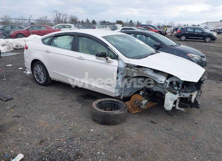 2014 Ford Fusion HYBRID SE (VIN 3FA6P0LU3ER373888) main photo