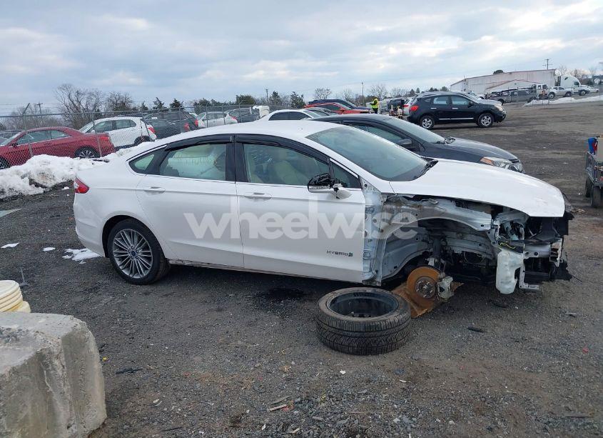 Photo 14 of 2014 Ford Fusion HYBRID SE (VIN 3FA6P0LU3ER373888)