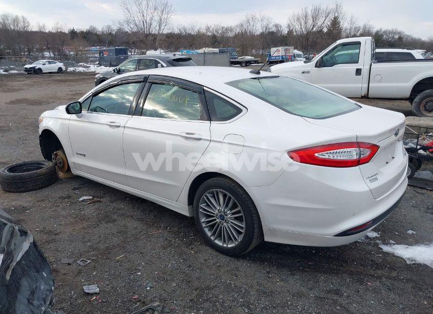 Photo 3 of 2014 Ford Fusion HYBRID SE (VIN 3FA6P0LU3ER373888)