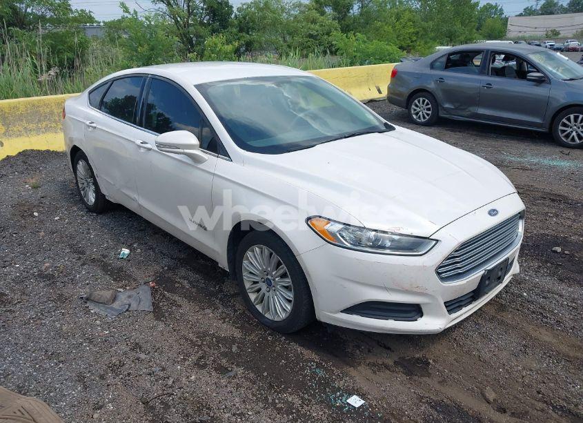 2014 Ford Fusion HYBRID SE (VIN 3FA6P0LU3ER391680) main photo