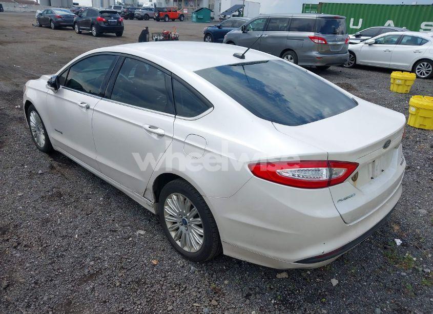 Photo 3 of 2014 Ford Fusion HYBRID SE (VIN 3FA6P0LU3ER391680)