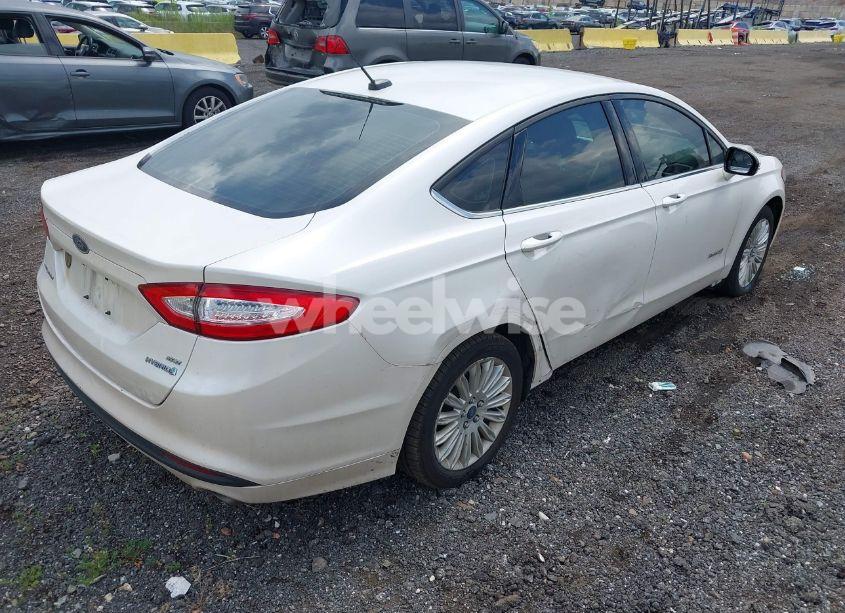 Photo 4 of 2014 Ford Fusion HYBRID SE (VIN 3FA6P0LU3ER391680)