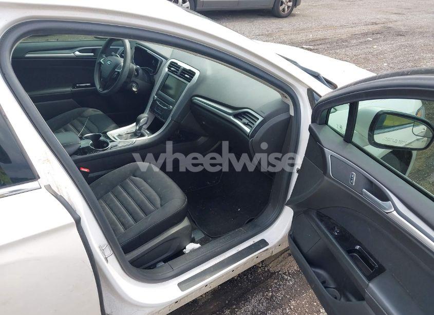 Photo 5 of 2014 Ford Fusion HYBRID SE (VIN 3FA6P0LU3ER391680)