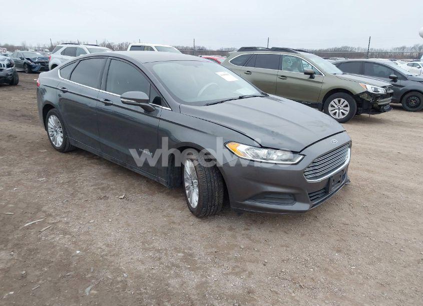 2015 Ford Fusion HYBRID SE (VIN 3FA6P0LU3FR285358) main photo