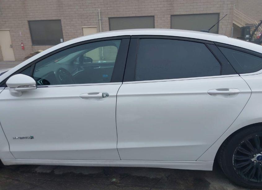 Photo 14 of 2016 Ford Fusion HYBRID SE (VIN 3FA6P0LU3GR173175)