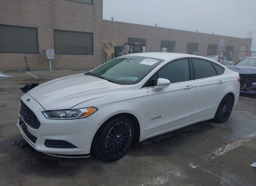 Photo 2 of 2016 Ford Fusion HYBRID SE (VIN 3FA6P0LU3GR173175)