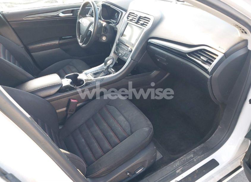 Photo 5 of 2016 Ford Fusion HYBRID SE (VIN 3FA6P0LU3GR304895)