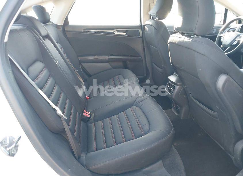 Photo 8 of 2016 Ford Fusion HYBRID SE (VIN 3FA6P0LU3GR304895)