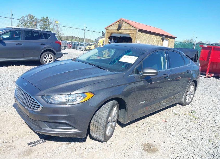 Photo 2 of 2017 Ford Fusion HYBRID SE (VIN 3FA6P0LU3HR196120)